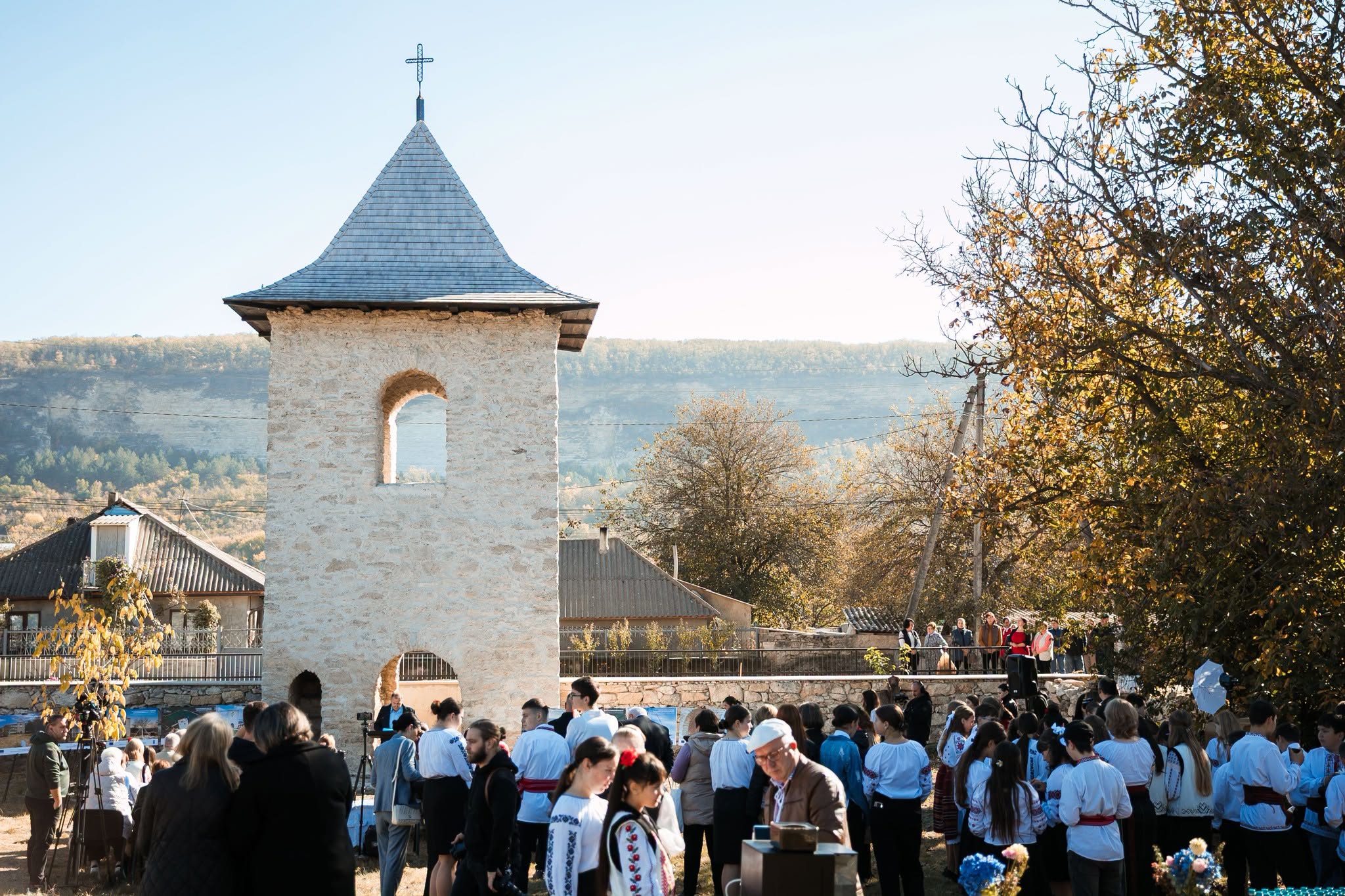 Turnul clopotniței din Vadul-Rașcov, vechi de 400 de ani, restaurat cu sprijinul Uniunii Europene