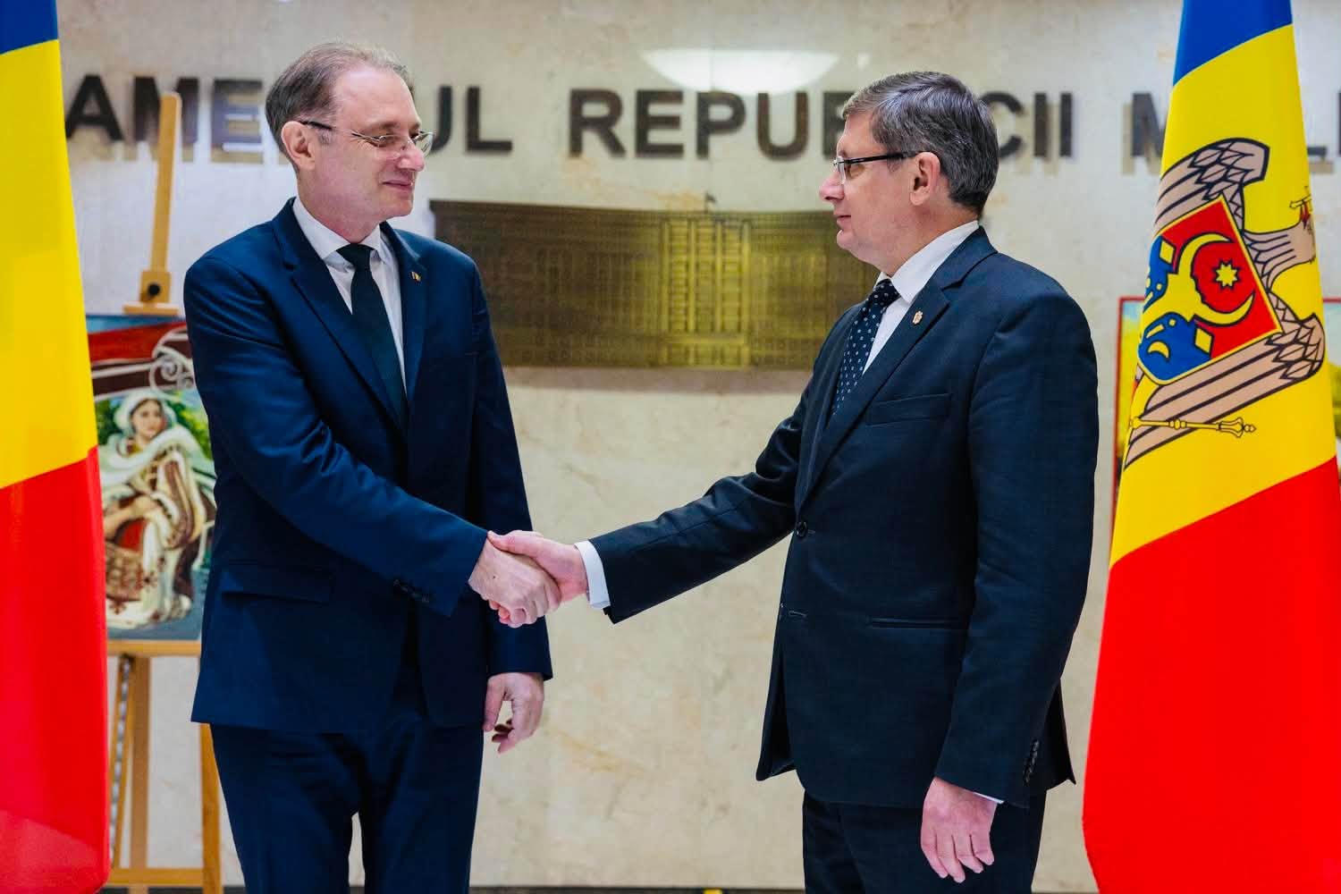 Linia electrică Vulcănești–Chișinău și podul Ungheni–Ungheni, printre prioritățile discutate de Grosu și Niculescu