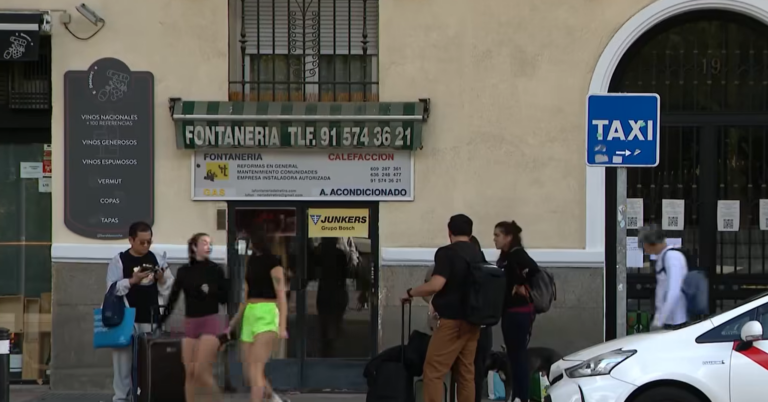 Escrocherie cu cazări fictive în Madrid. Aproape 800 de turiști, înșelați printr-o platformă de rezervări online