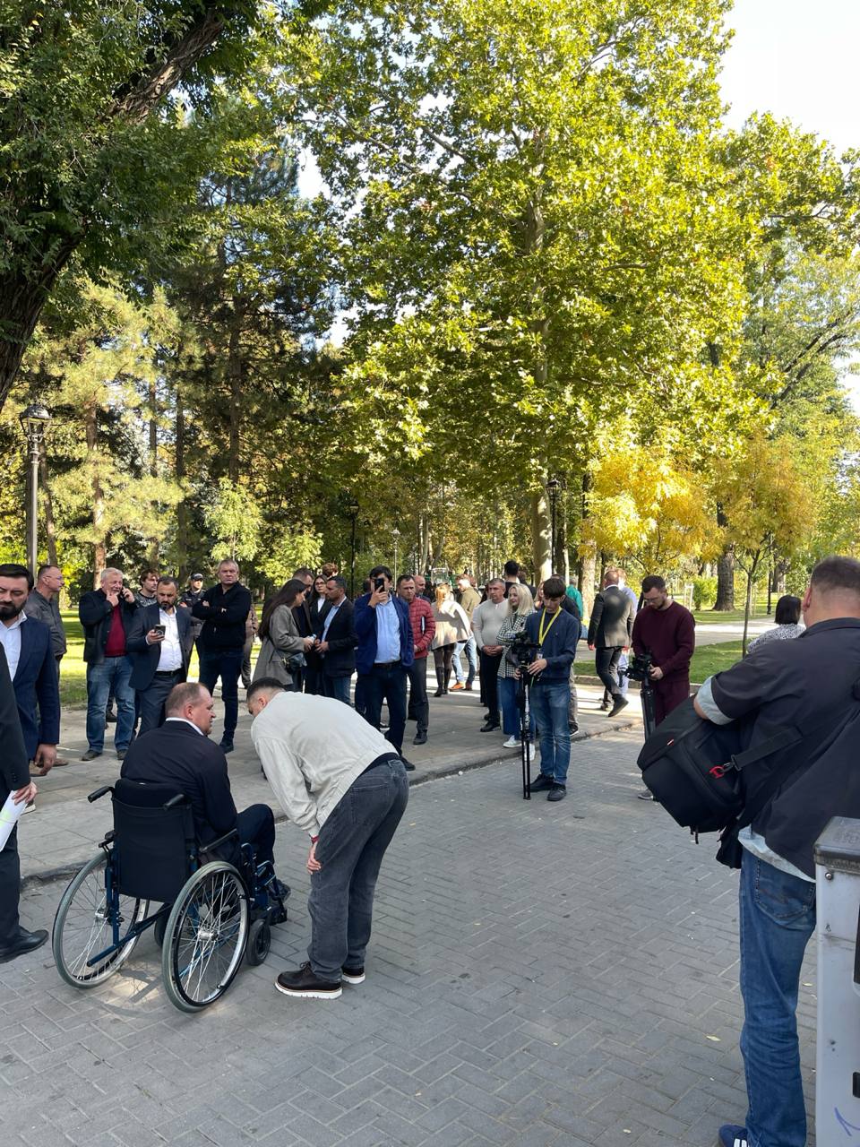 Tensiuni în centrul Capitalei: un vicepretor, condus la Poliție, iar Ion Ceban a blocat o autospecială