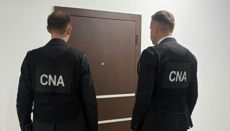 Inspectori ANSA și trei reprezentanți ai unor agenți economici, vizați de descinderi ale structurilor judiciare