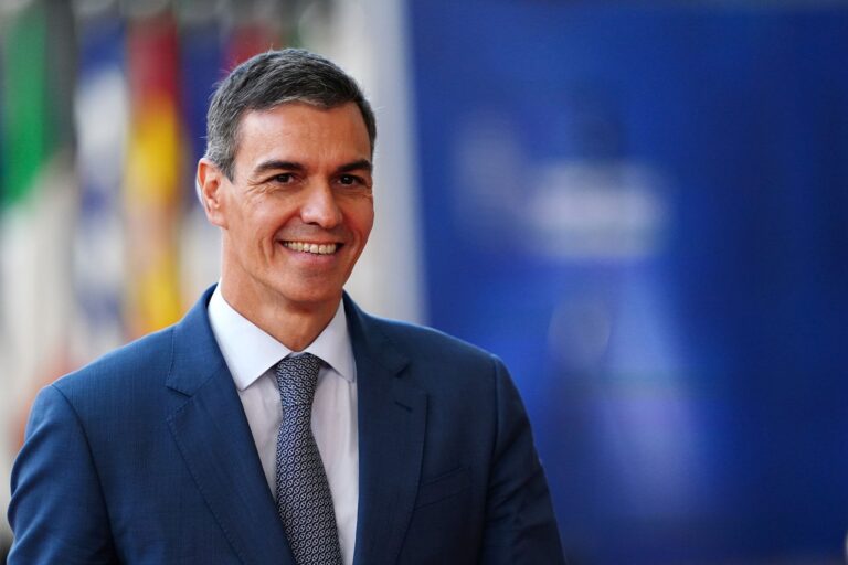 Premierul Spaniei a dizolvat Parlamentul pe fondul protestelor față de respingerea măsurilor privind criza locuințelor