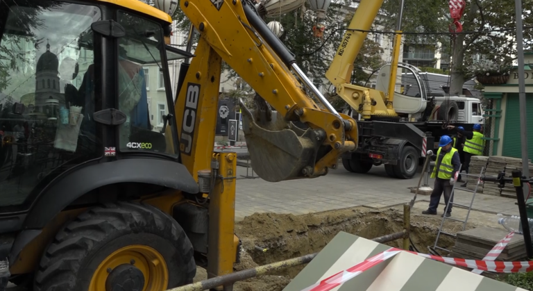 Termoelectrica a intervenit la avaria de lângă Catedrala din Chișinău după două zile de blocaj